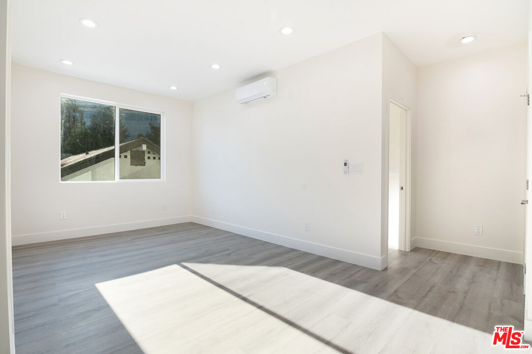 1327 23rd St Unit: B2