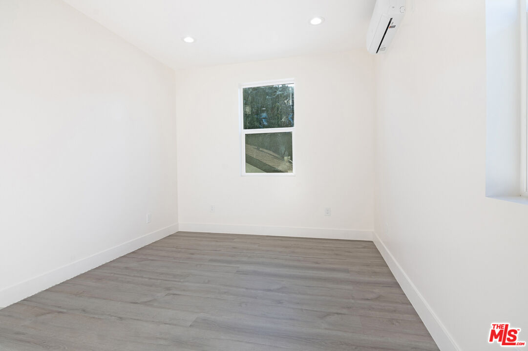 1327 23rd St Unit: B2