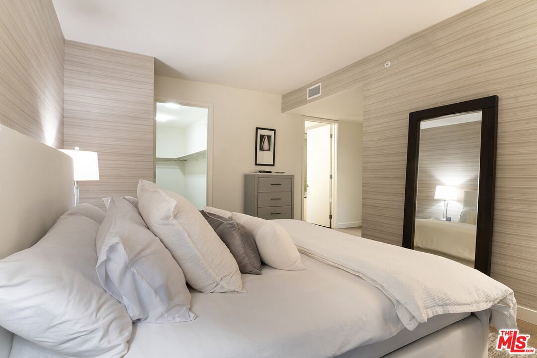 1755 Ocean Ave Unit: 402