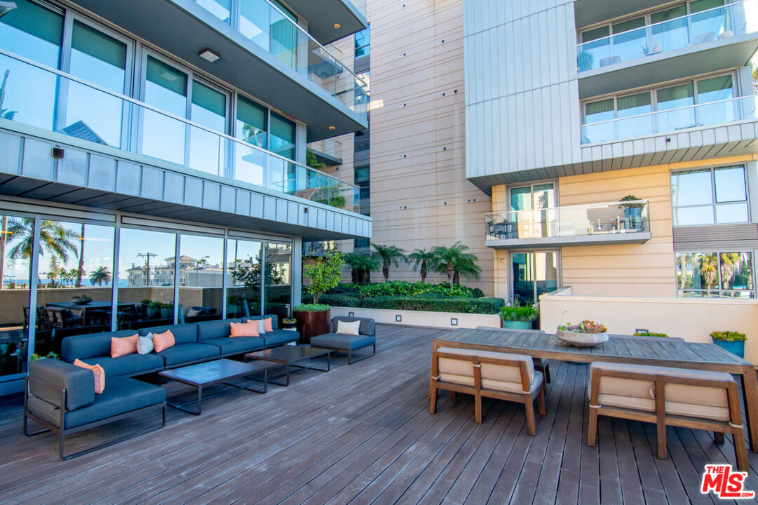1755 Ocean Ave Unit: 402