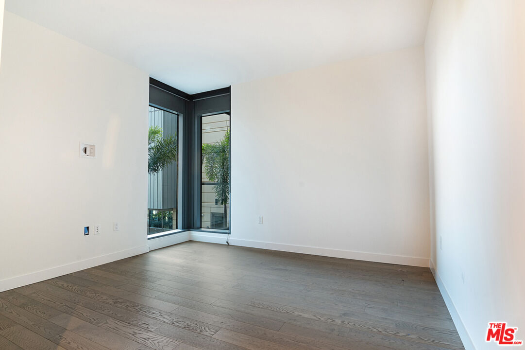 1755 Ocean Ave Unit: 402