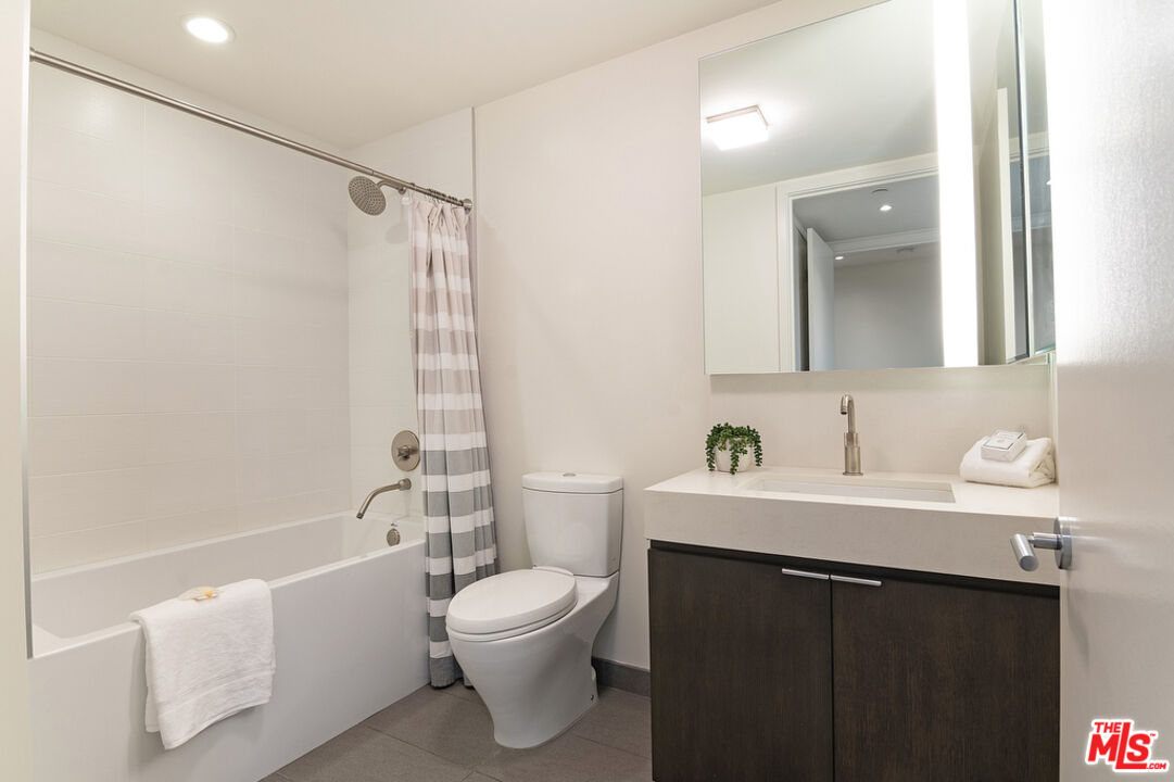1755 Ocean Ave Unit: 402