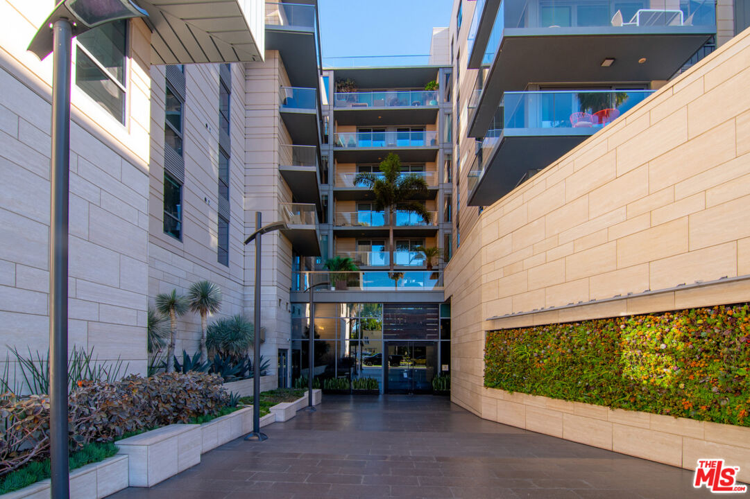 1755 Ocean Ave Unit: 402