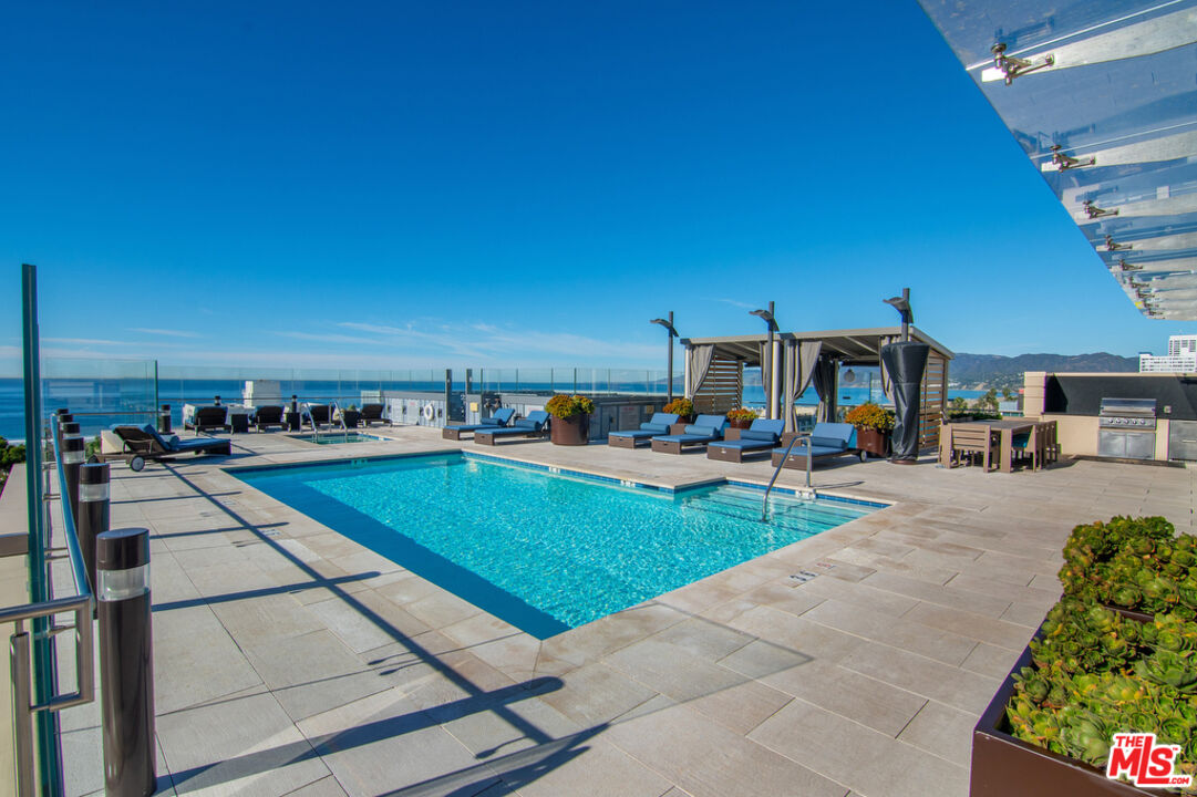1755 Ocean Ave Unit: 402