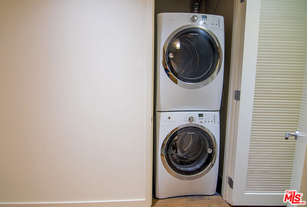 1755 Ocean Ave Unit: 402