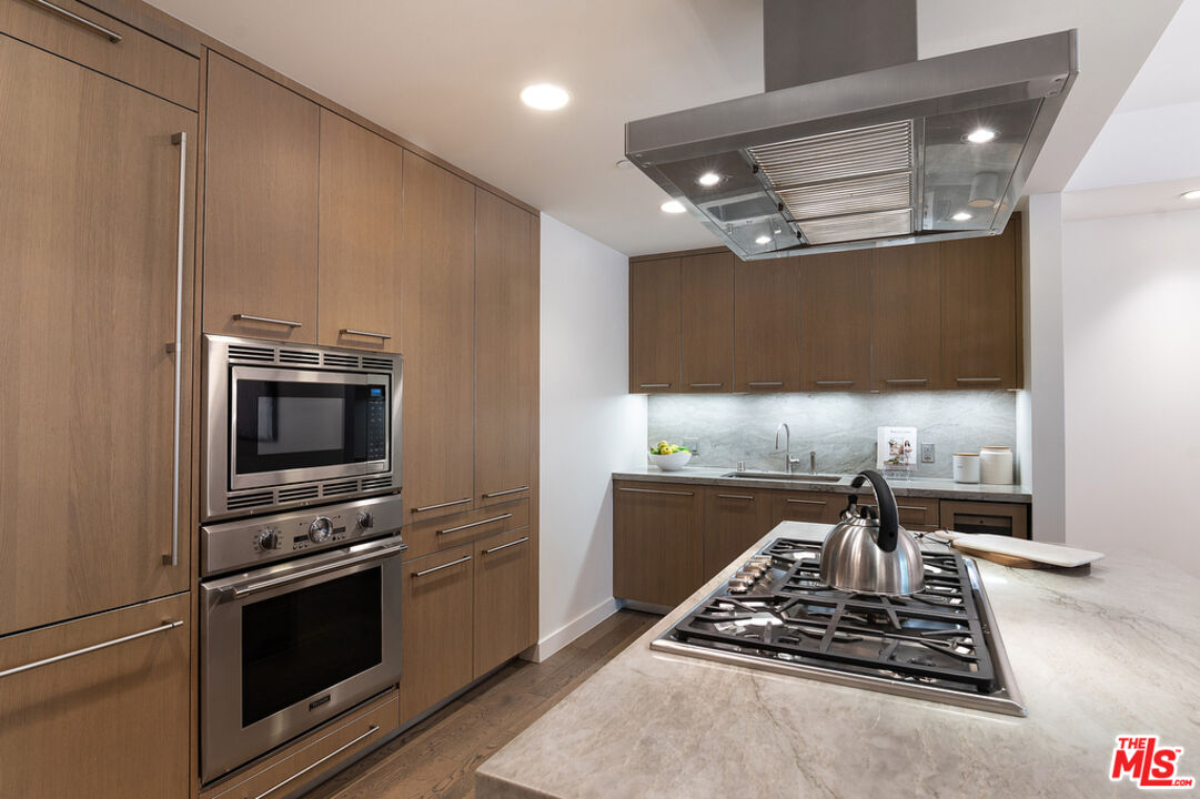 1755 Ocean Ave Unit: 402