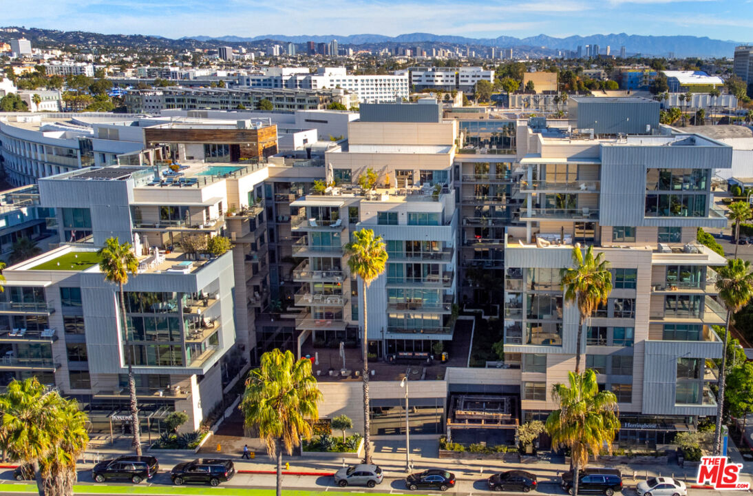 1755 Ocean Ave Unit: 402