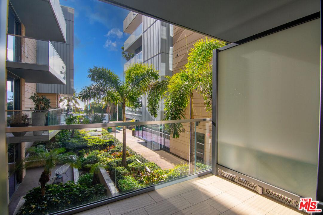 1755 Ocean Ave Unit: 402