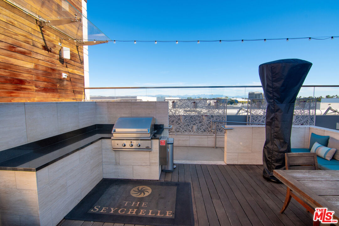 1755 Ocean Ave Unit: 402
