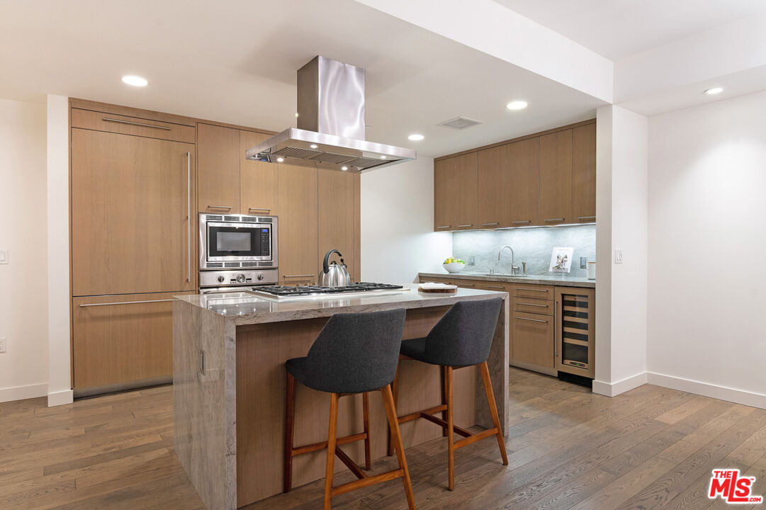 1755 Ocean Ave Unit: 402