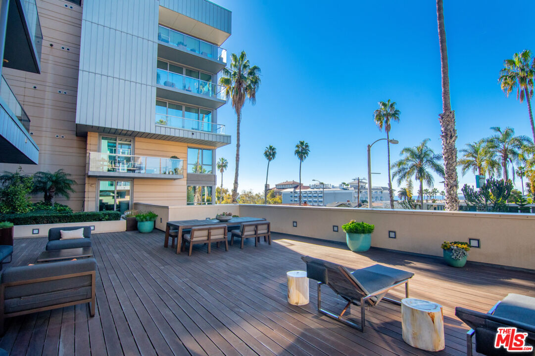 1755 Ocean Ave Unit: 402