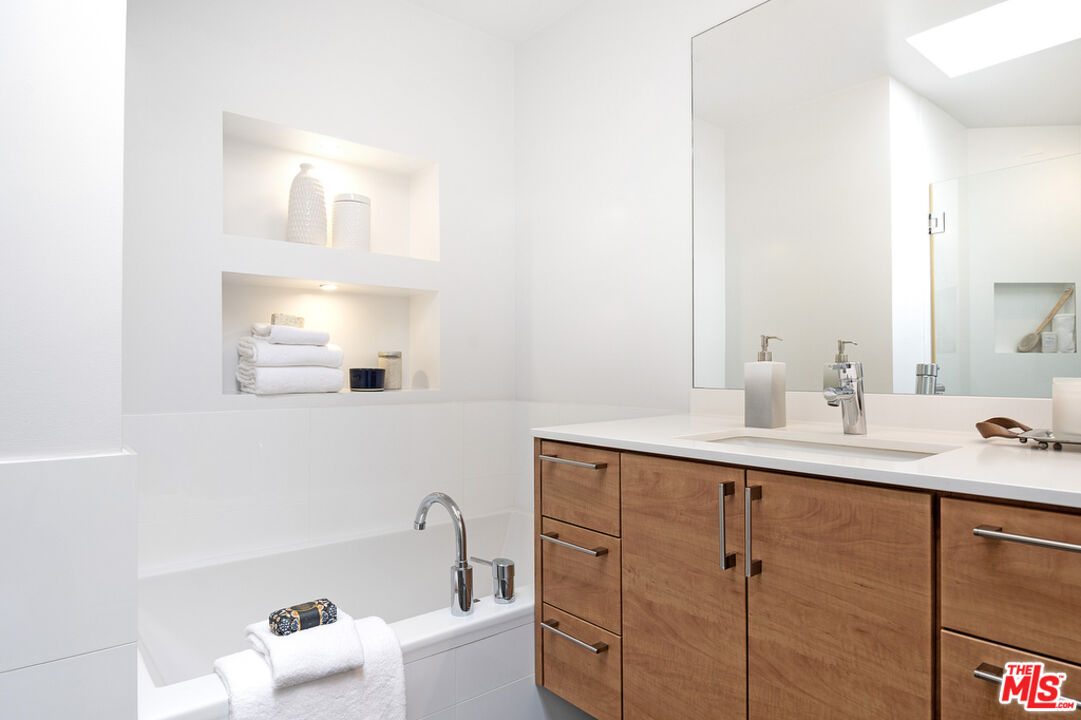 3002 3rd St Unit: 304