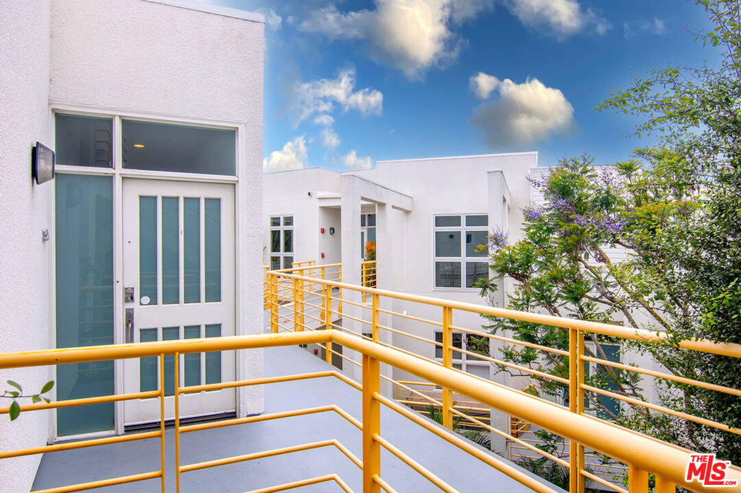 3002 3rd St Unit: 304