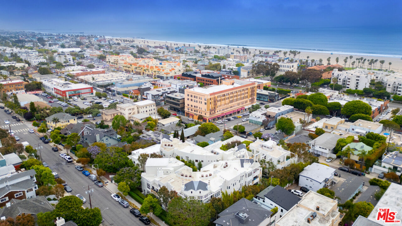 3002 3rd St Unit: 304