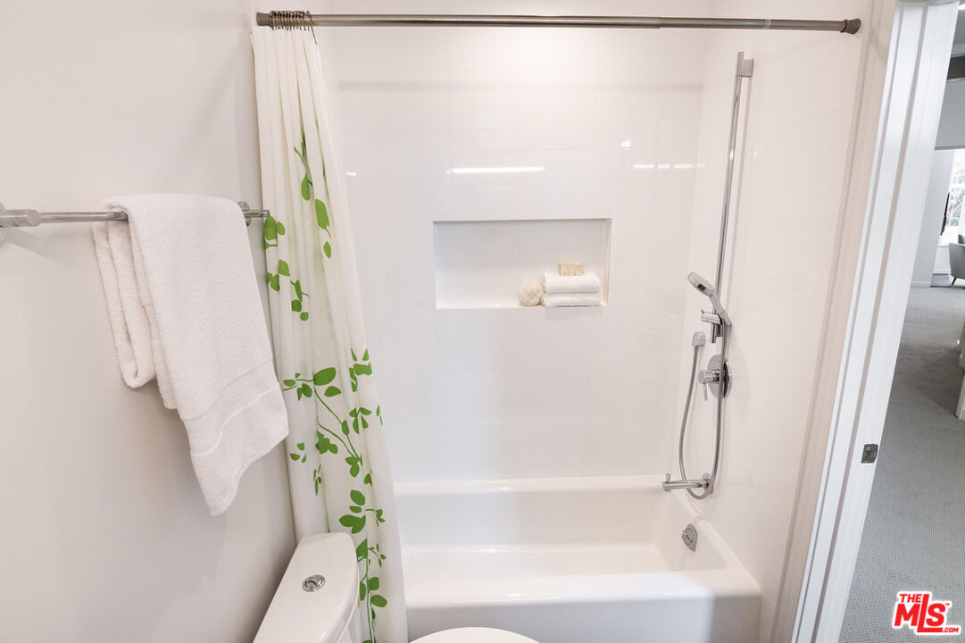 3002 3rd St Unit: 304