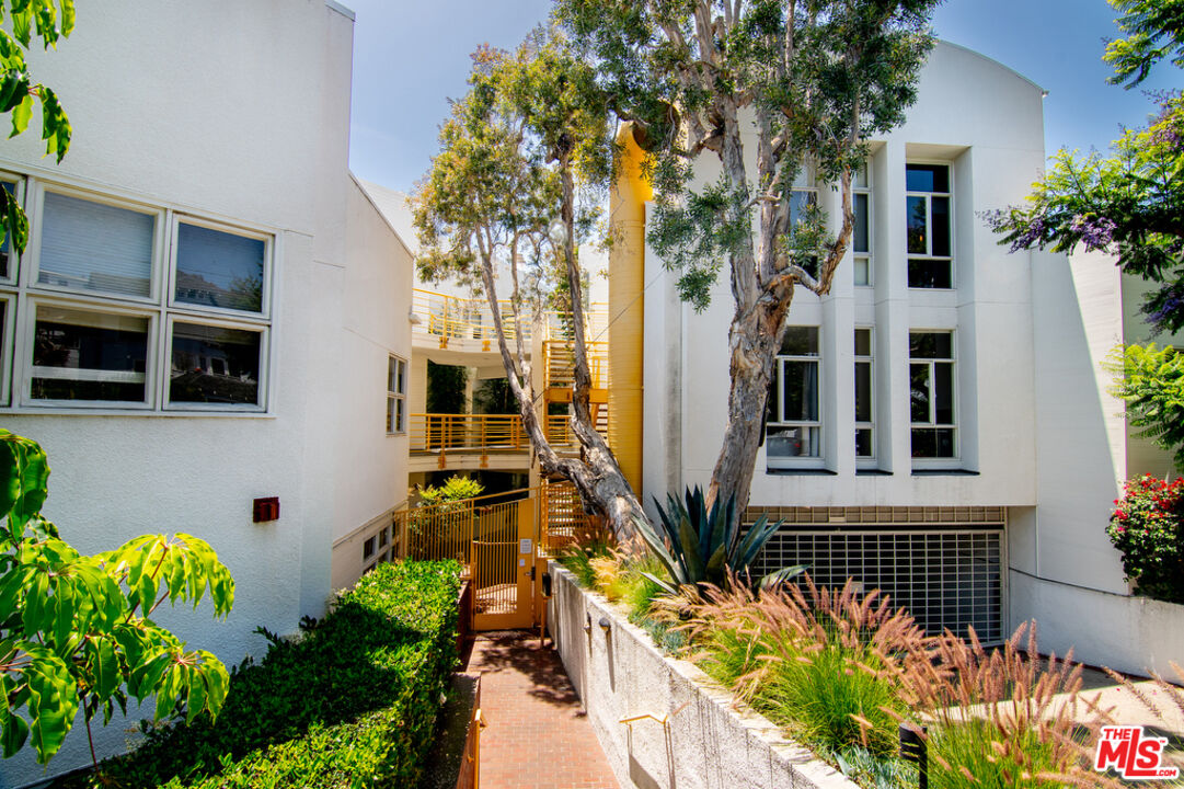 3002 3rd St Unit: 304