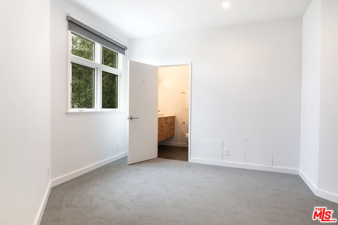3002 3rd St Unit: 304