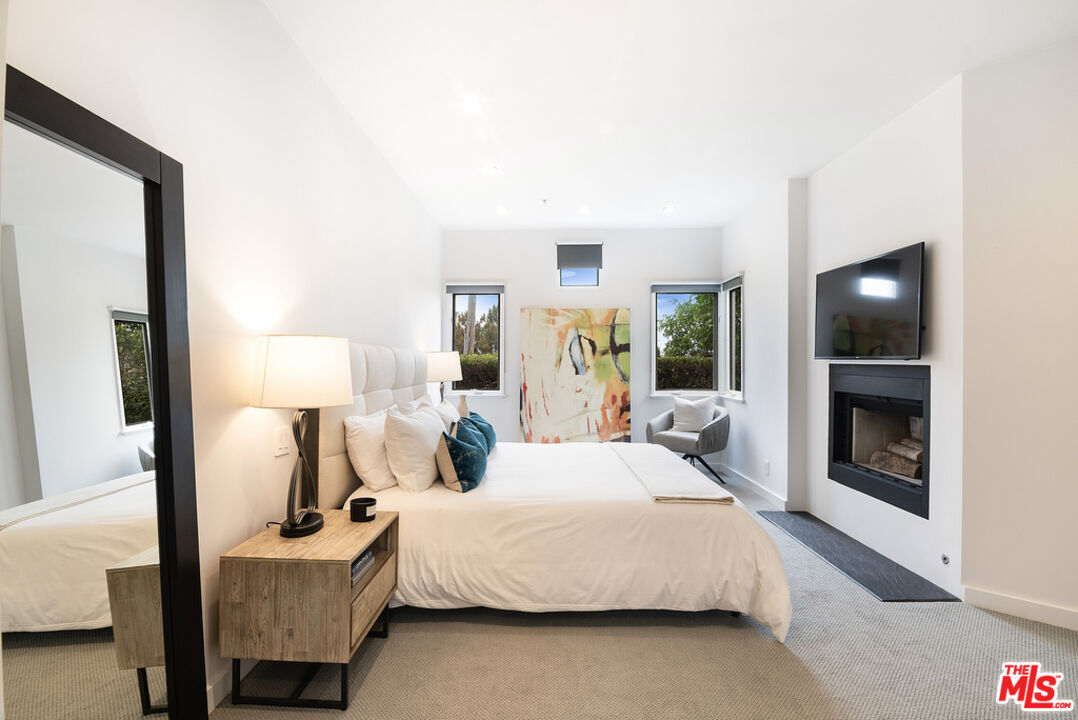 3002 3rd St Unit: 304