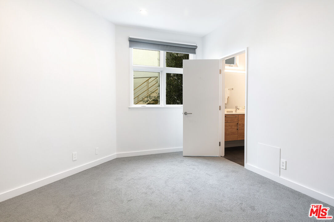 3002 3rd St Unit: 304