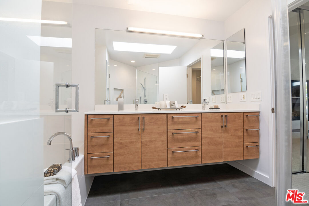 3002 3rd St Unit: 304
