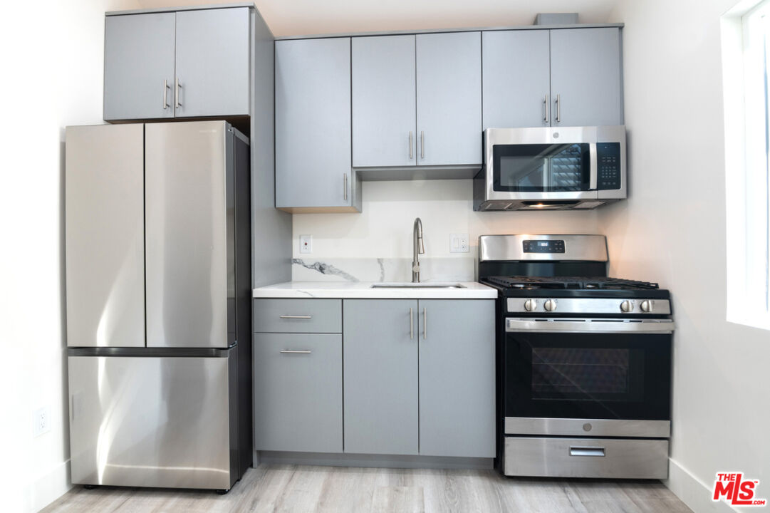 1327 23rd St Unit: D