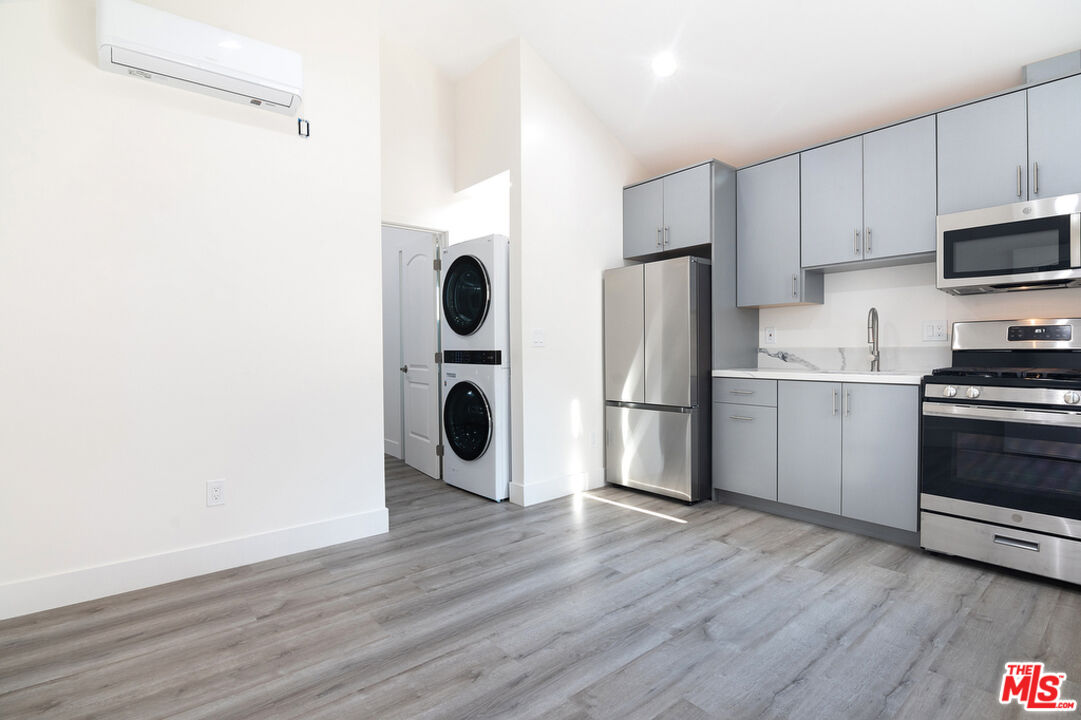 1327 23rd St Unit: D