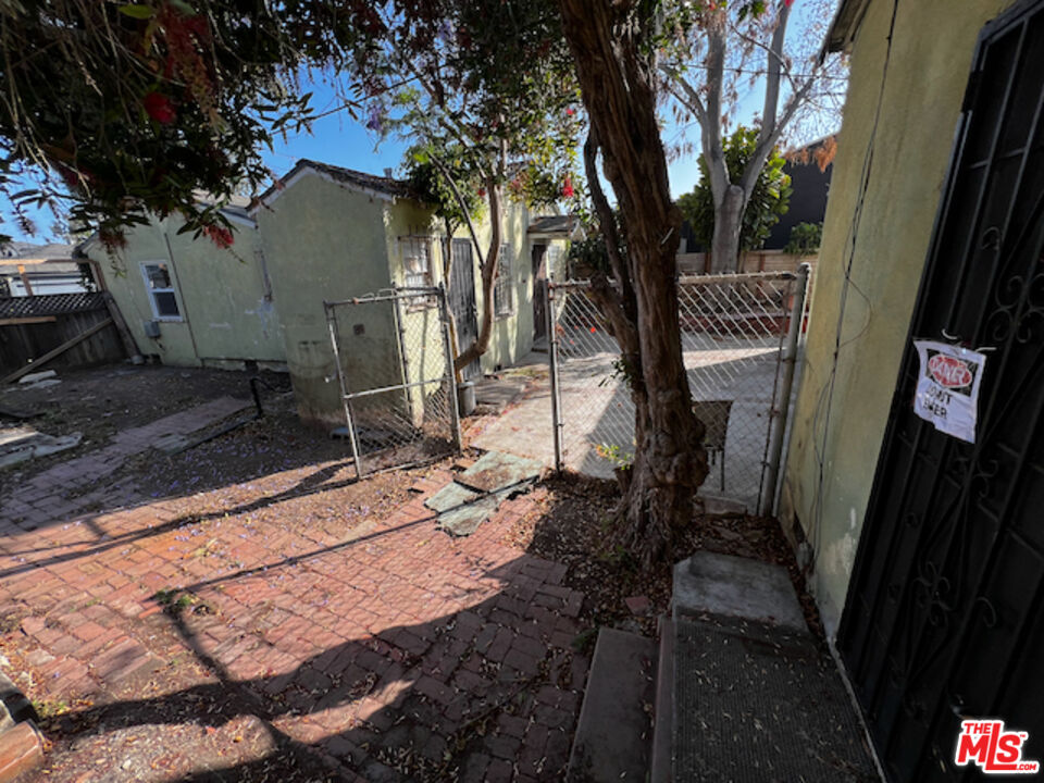 1114 Ozone Ave