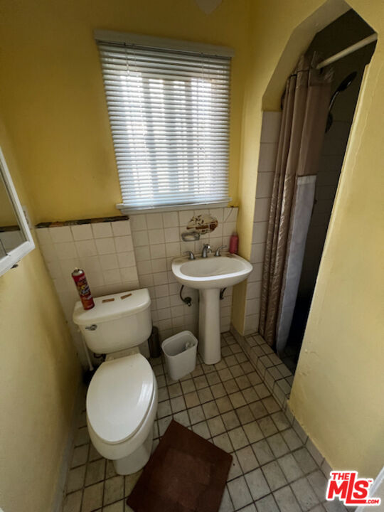 1114 Ozone Ave