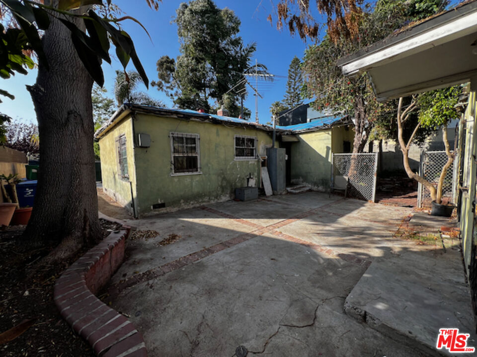 1114 Ozone Ave