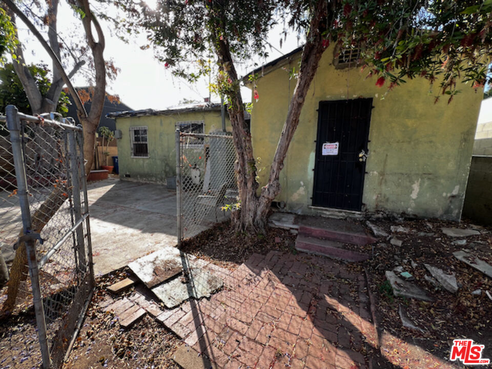 1114 Ozone Ave