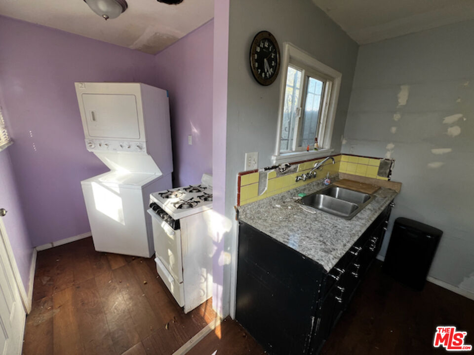 1114 Ozone Ave