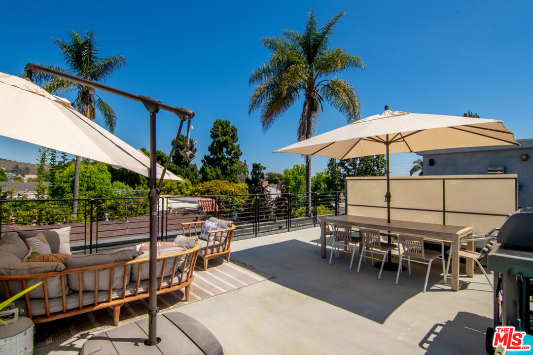4034 La Salle Ave