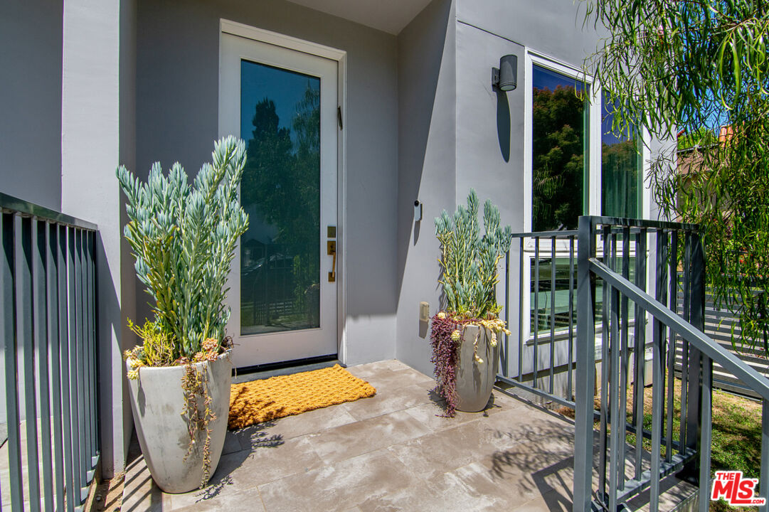 4034 La Salle Ave