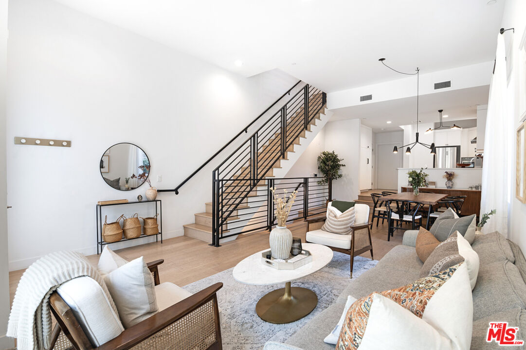 4034 La Salle Ave