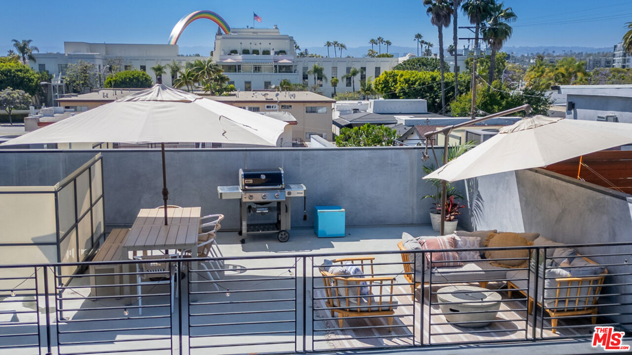4034 La Salle Ave