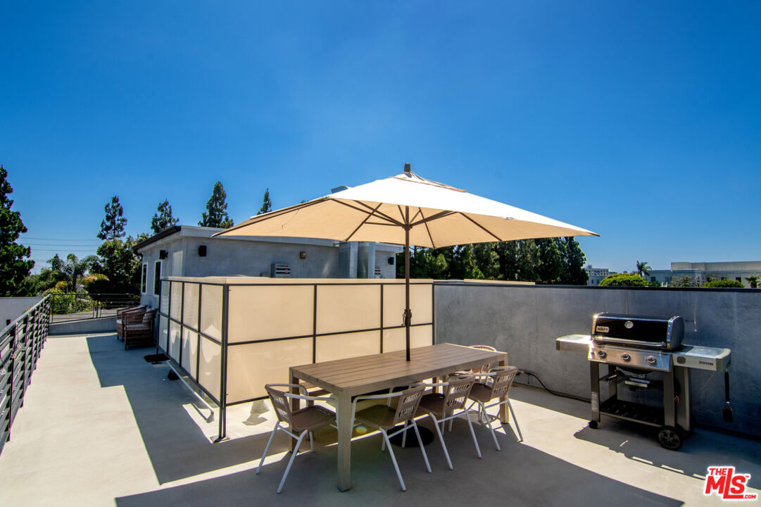 4034 La Salle Ave
