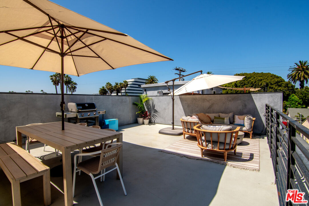 4034 La Salle Ave