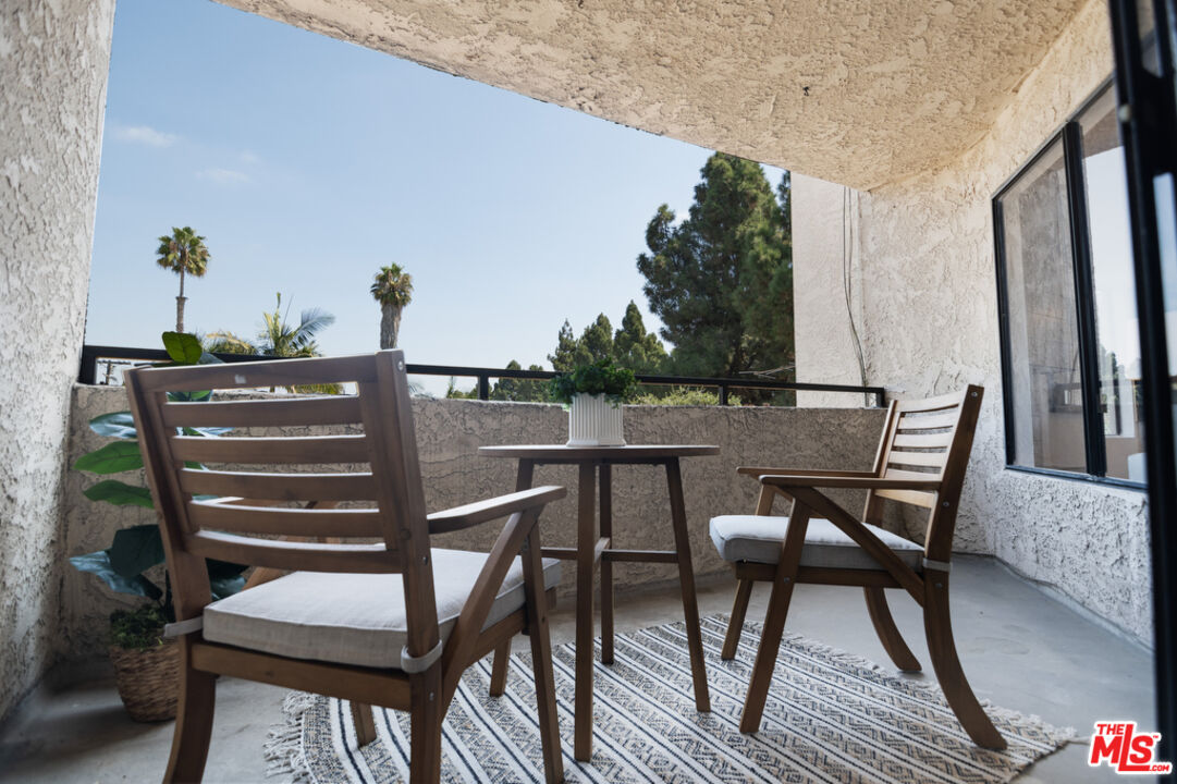 12321 Ocean Park Blvd Unit: 3