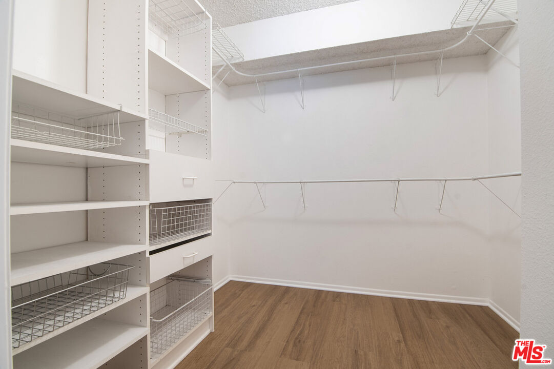 12321 Ocean Park Blvd Unit: 3