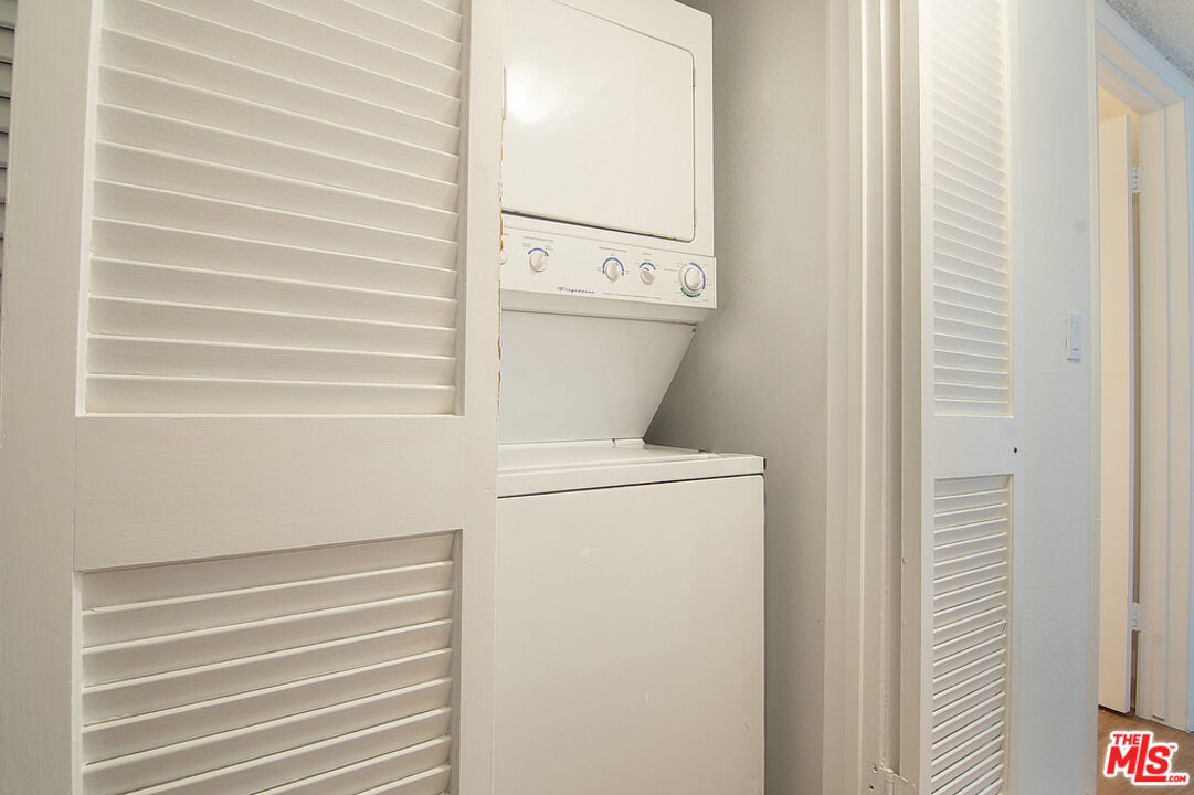 12321 Ocean Park Blvd Unit: 3