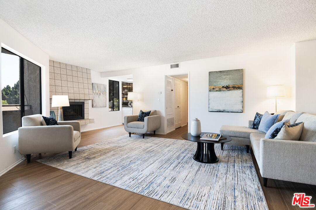 12321 Ocean Park Blvd Unit: 3