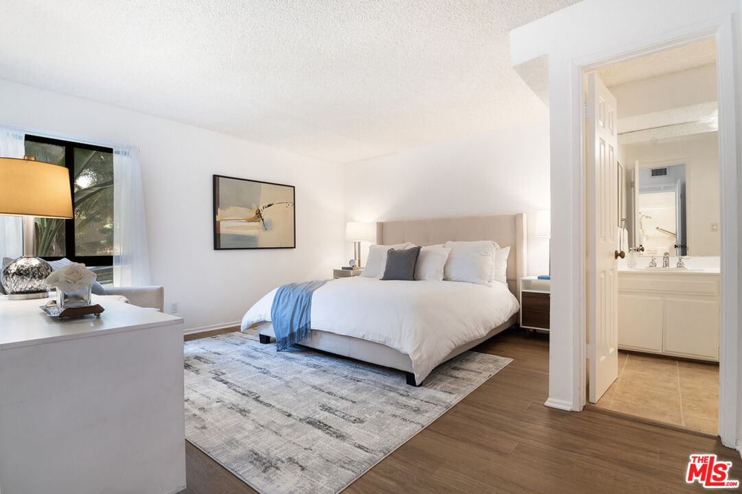 12321 Ocean Park Blvd Unit: 3