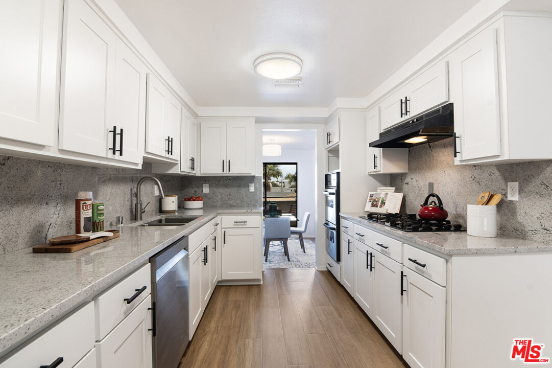 12321 Ocean Park Blvd Unit: 3