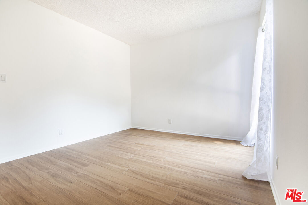 12321 Ocean Park Blvd Unit: 3