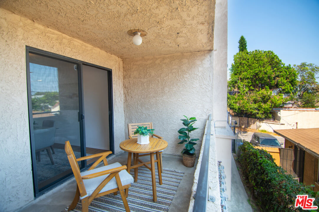 12321 Ocean Park Blvd Unit: 3