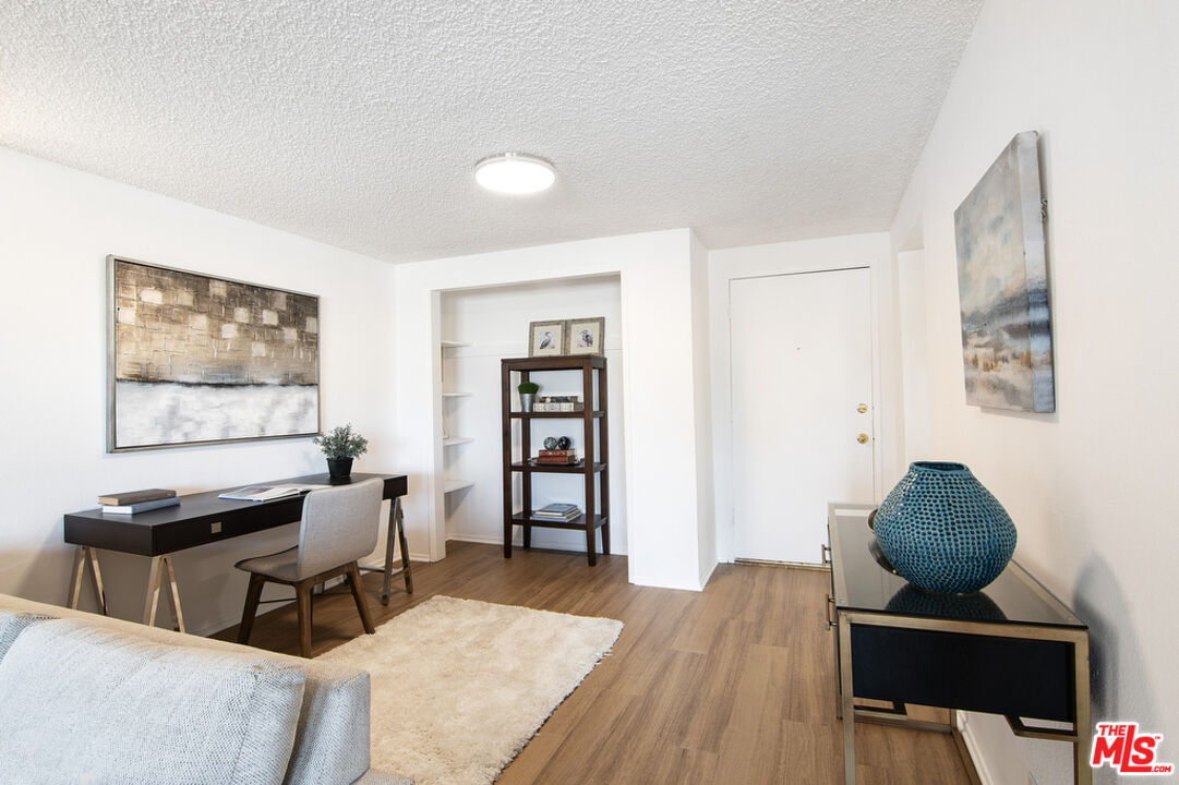 12321 Ocean Park Blvd Unit: 3