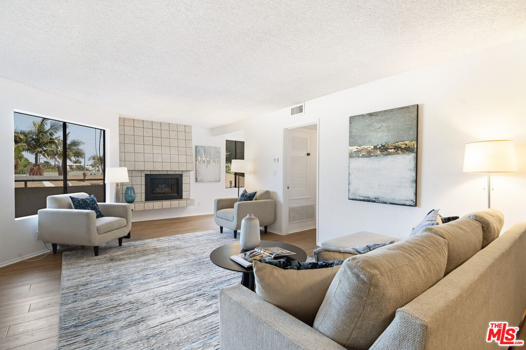 12321 Ocean Park Blvd Unit: 3