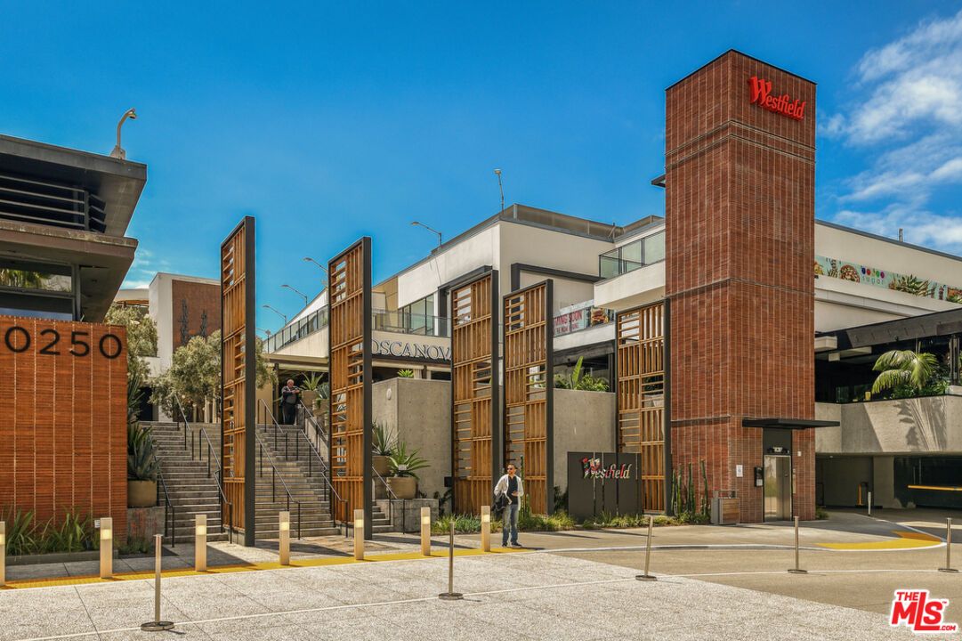 2170 Century Park Unit: 1204S