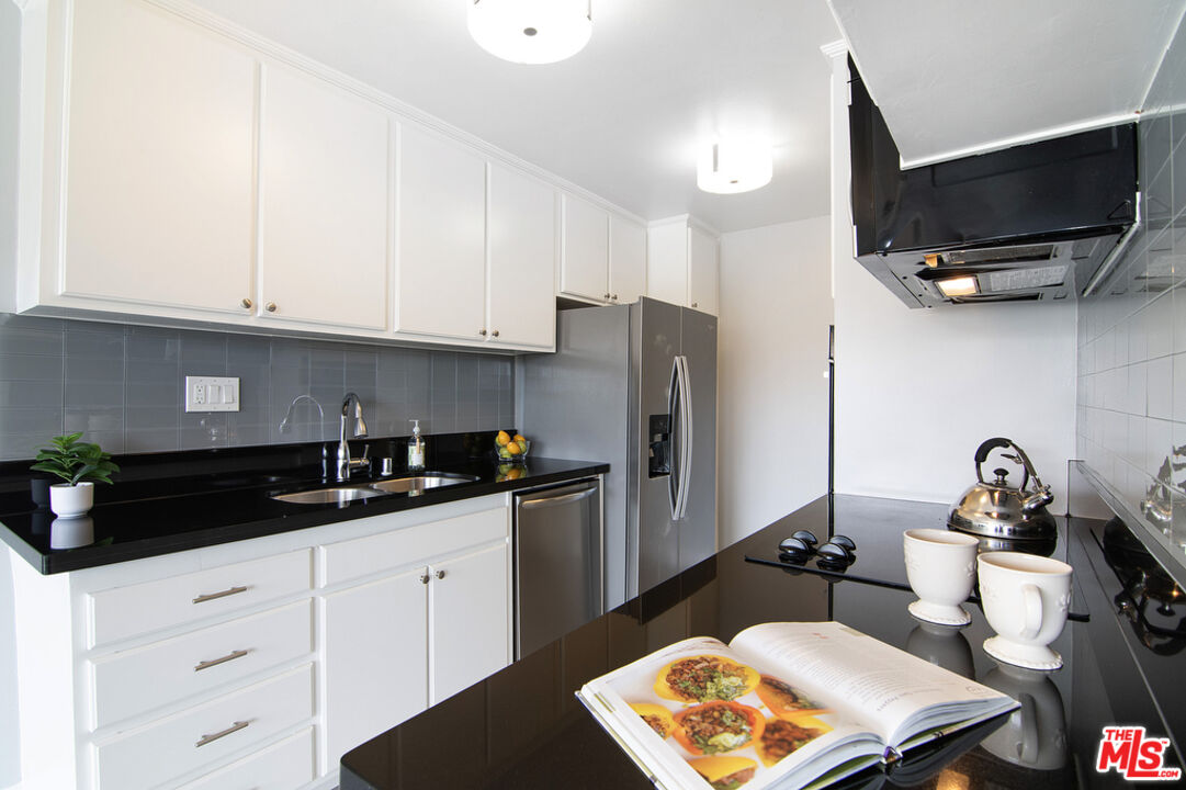 6000 Canterbury Dr Unit: D308
