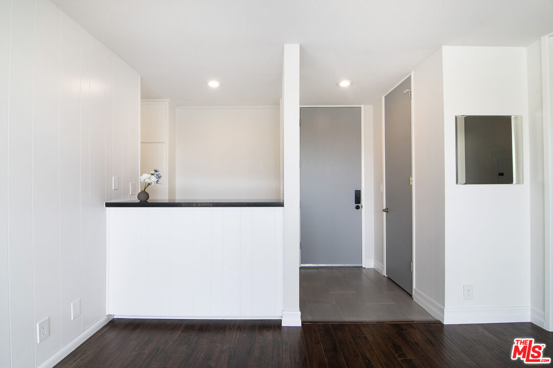 6000 Canterbury Dr Unit: D308
